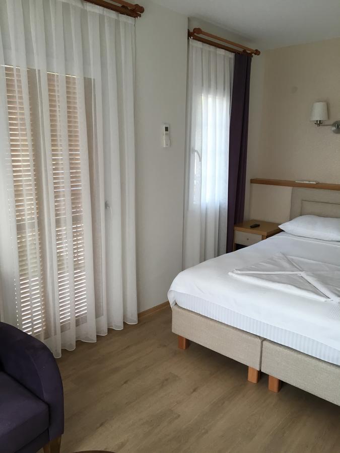 Clementin Suits Siğacık Bagian luar foto
