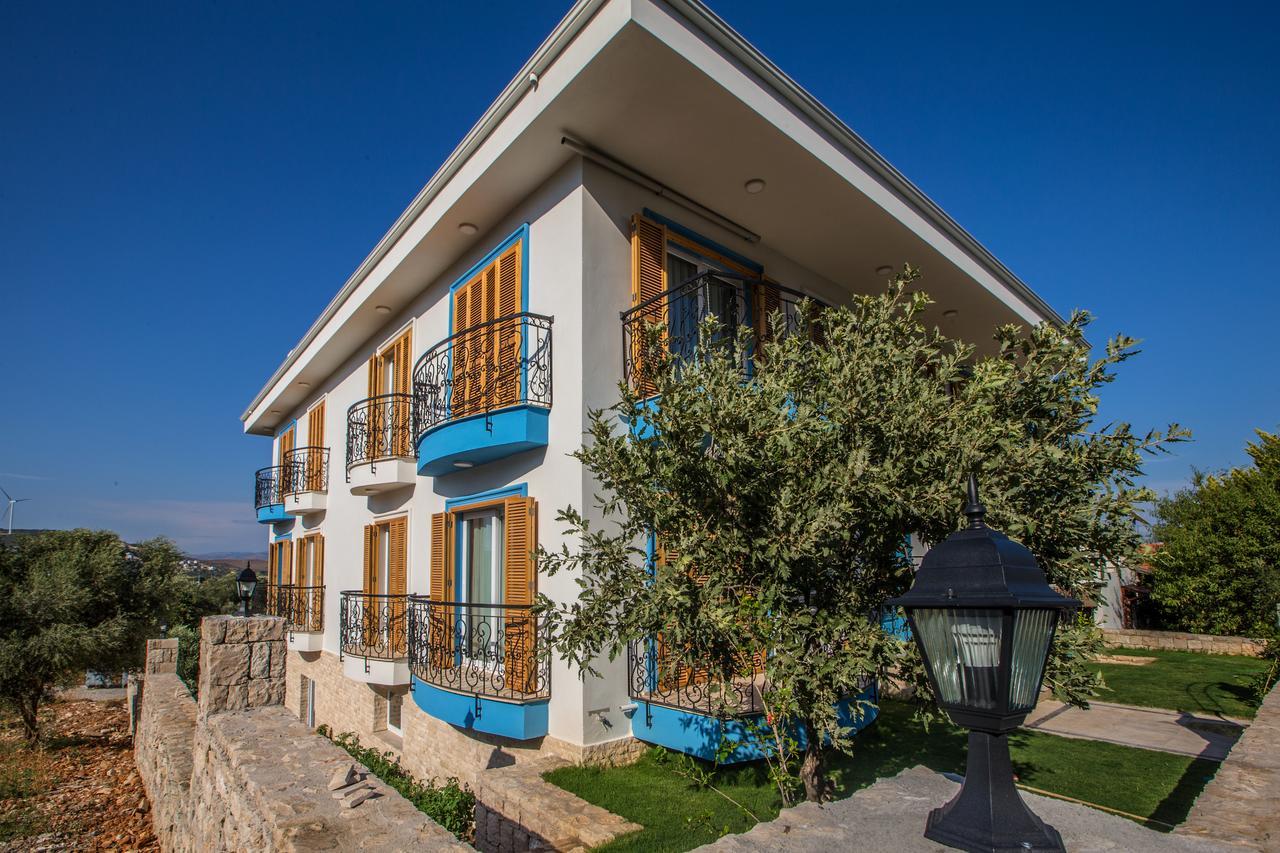 Clementin Suits Siğacık Bagian luar foto