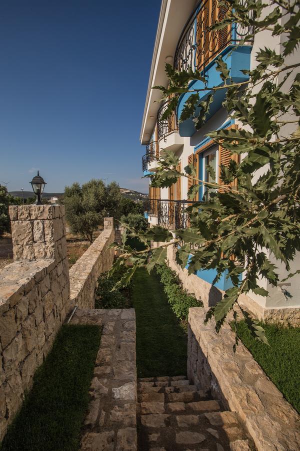 Clementin Suits Siğacık Bagian luar foto